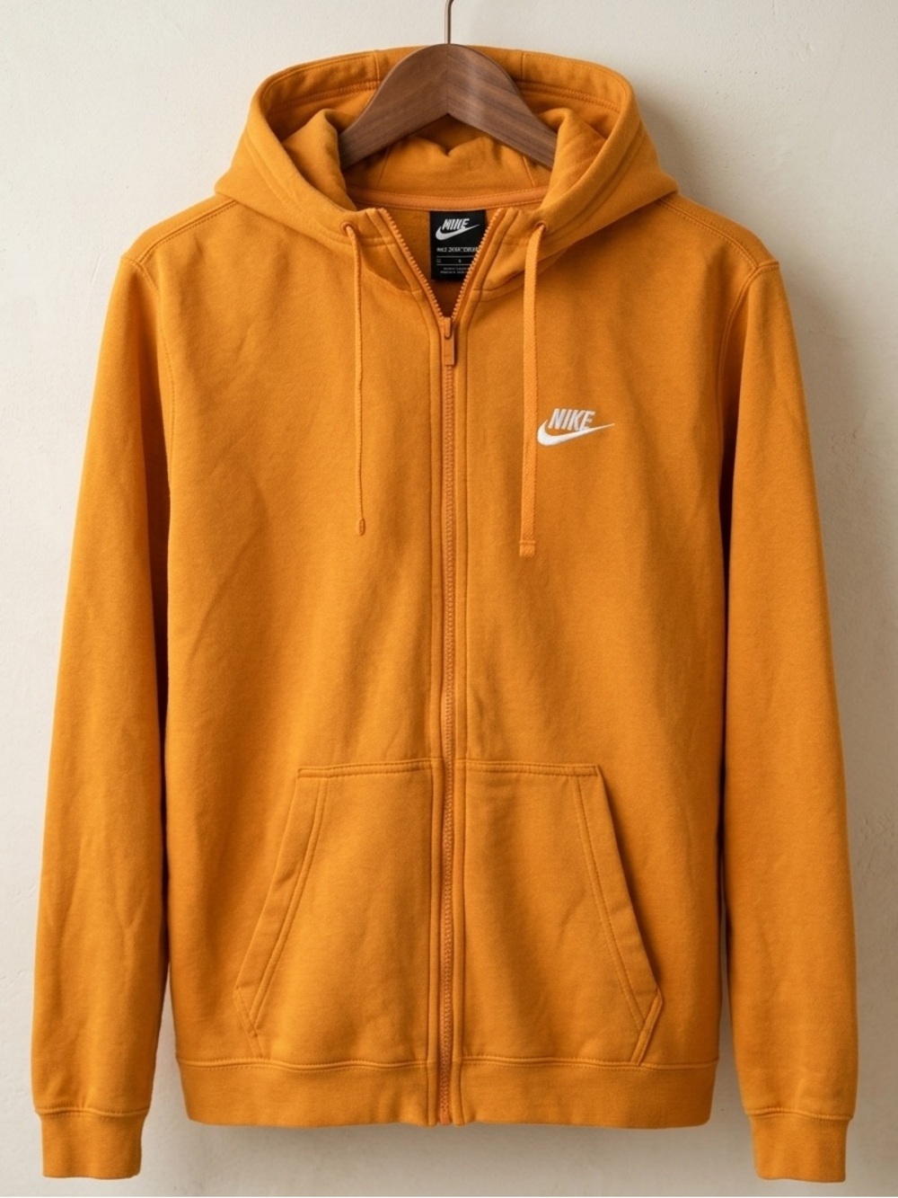 ⁠Nike Orange Club Fleece FullZip Hoodie Jacket Medium M Mens Embroidered Swoosh⁠